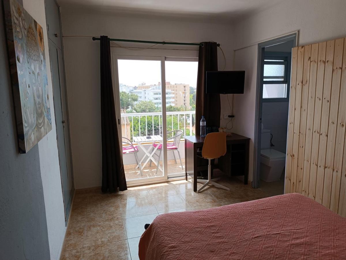 Hostal Belgica Palma Nova  Luaran gambar