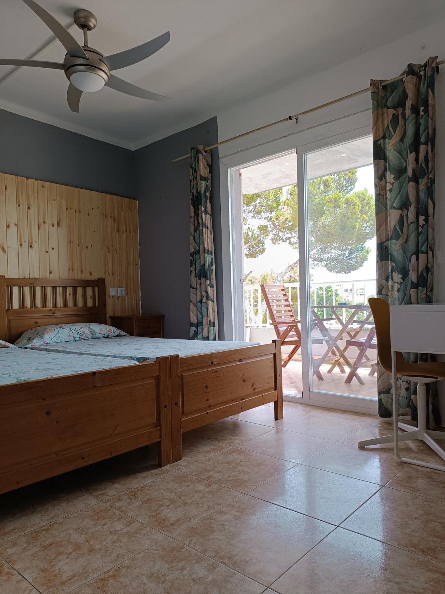 Hostal Belgica Palma Nova  Luaran gambar