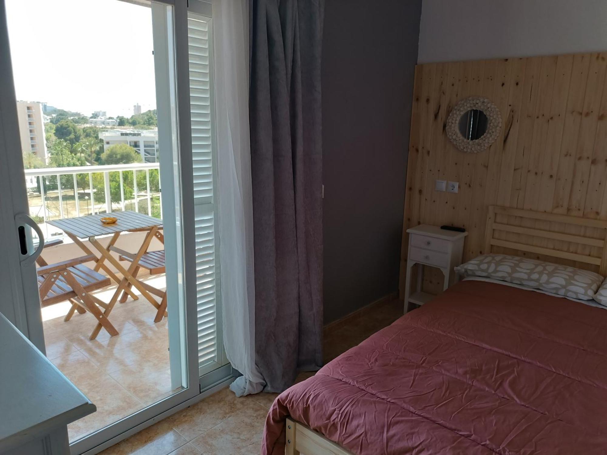 Hostal Belgica Palma Nova  Luaran gambar