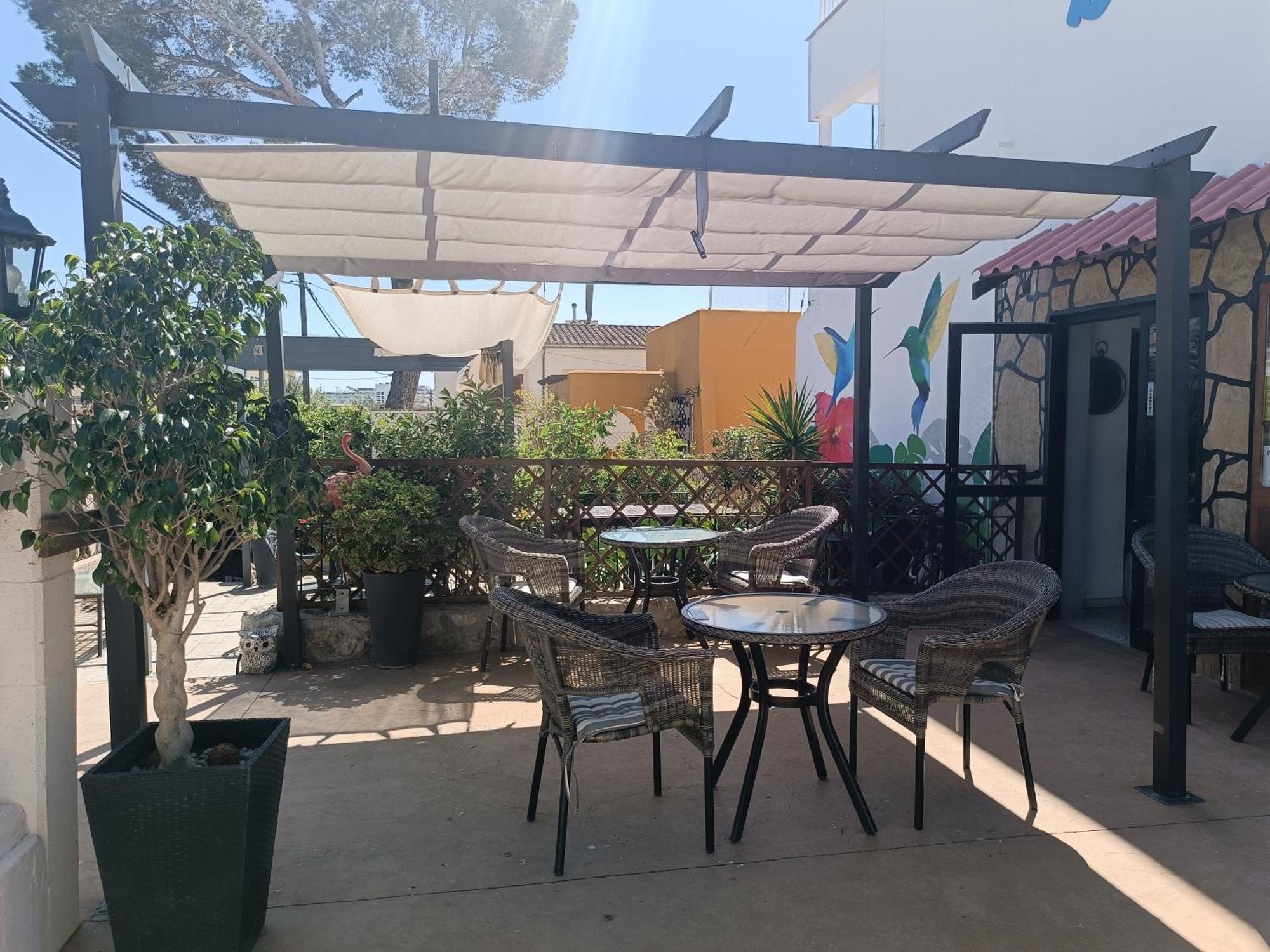 Hostal Belgica Palma Nova  Luaran gambar